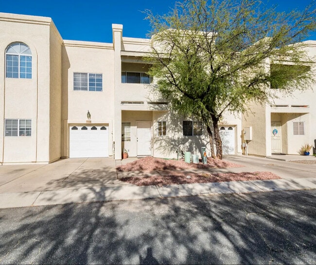 Photo - 2863 E Vespers Pl Townhome