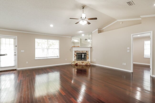 Building Photo - 3249 Silverado Cir