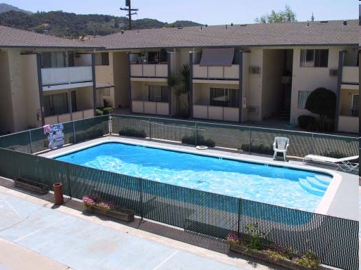 Piscina - Blossom Hill Garden Apartments