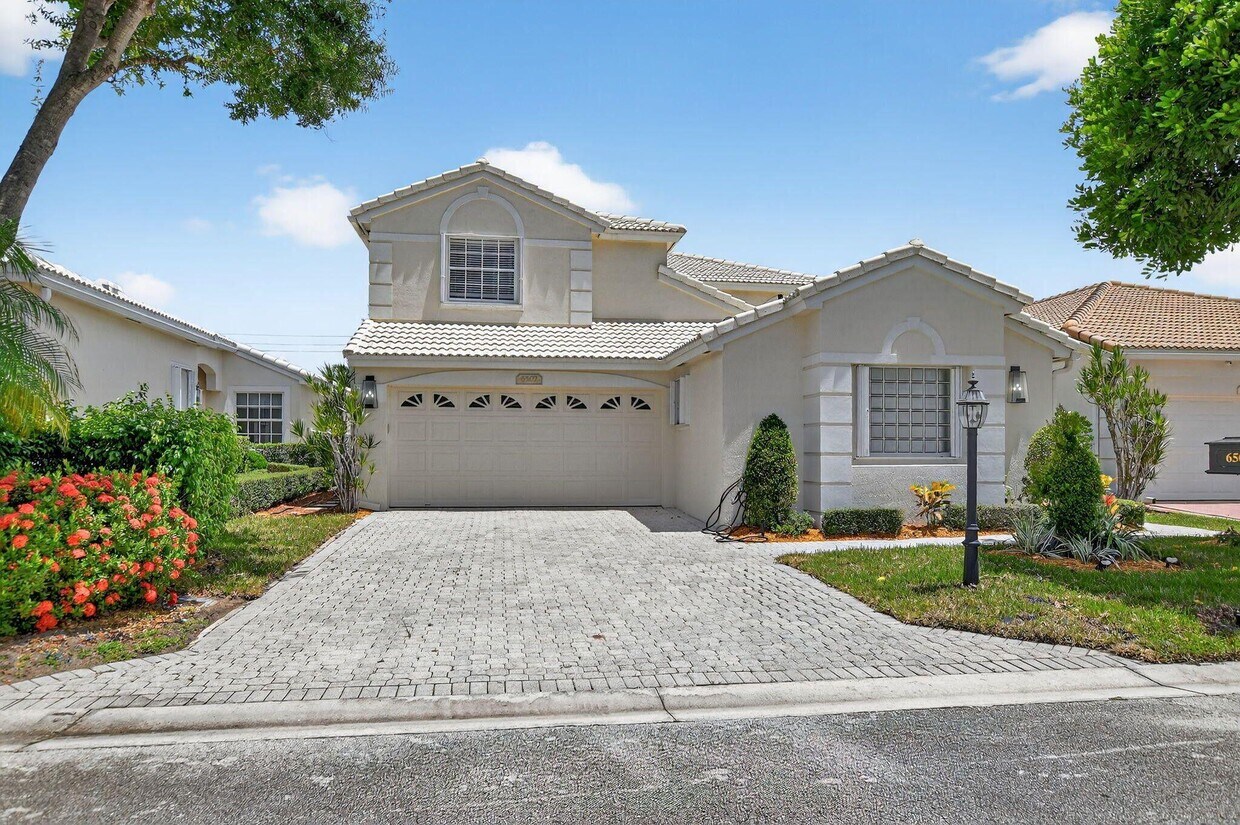 Foto principal - 6502 Brava Way