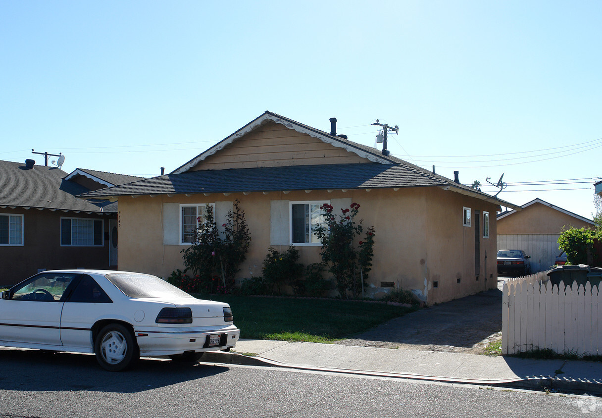 Building Photo - 5345-5347 Roland Way