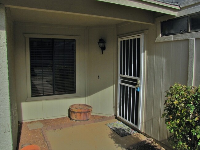 Building Photo - 2BR/2BA/1037 sq.ft. townhome in Sierra Vis...