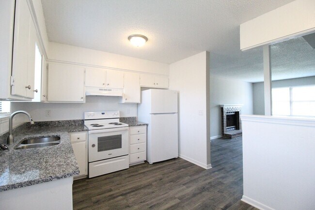 Foto del edificio - Updated 3 Bedroom 2 Bath Duplex in Olathe