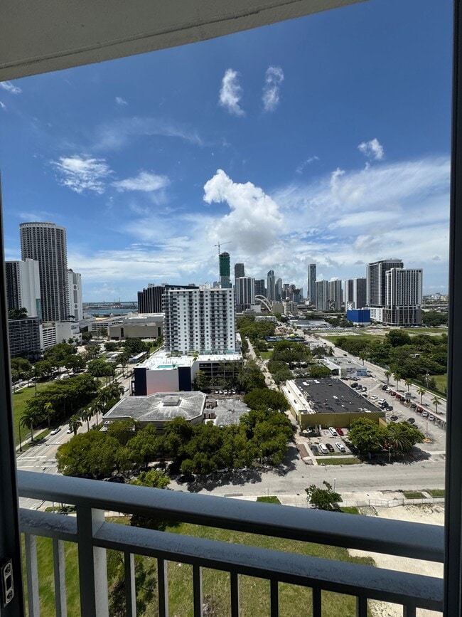 Foto del edificio - 132 NE 22nd St