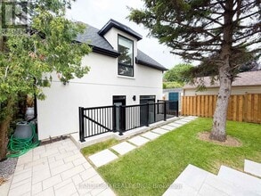 Building Photo - 104 Frankdale Ave