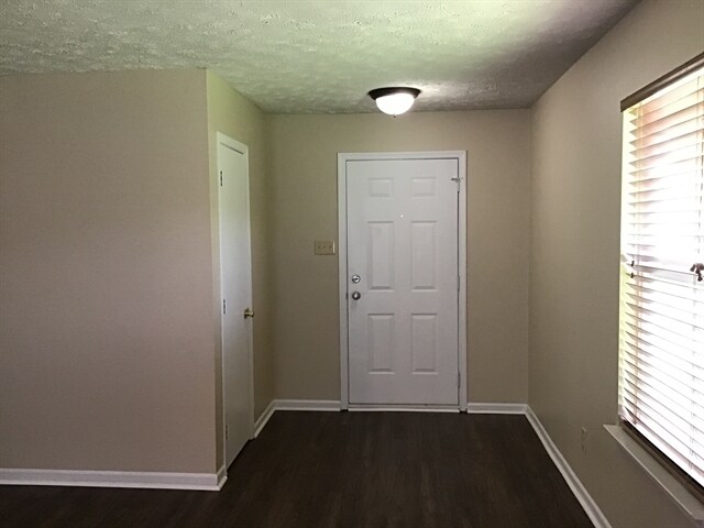 Foto del edificio - 2092 Meadowlark Ln