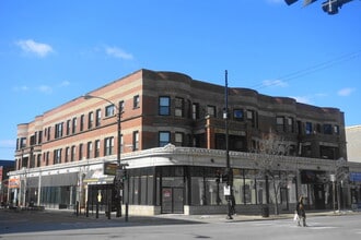 Building Photo - 1008 W Argyle St