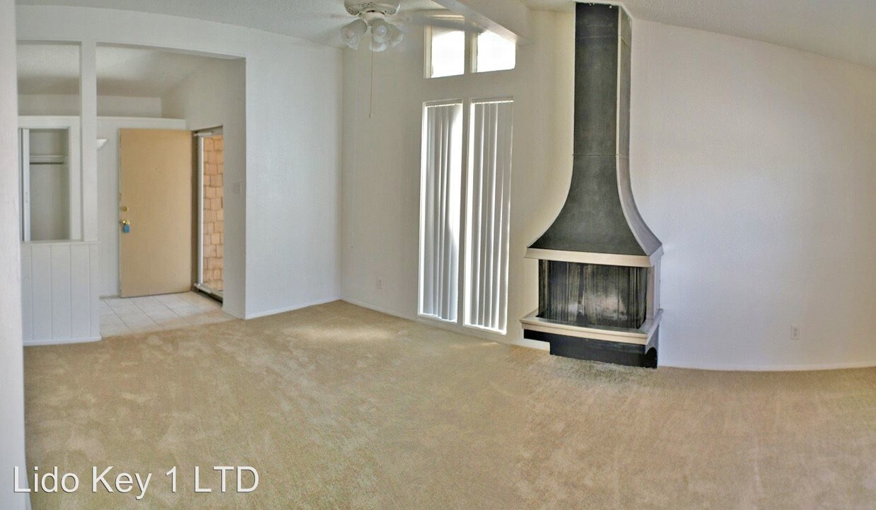 Primary Photo - 406 Sweetbriar Dr