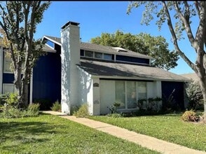 Building Photo - 1709 Elk Grove Dr