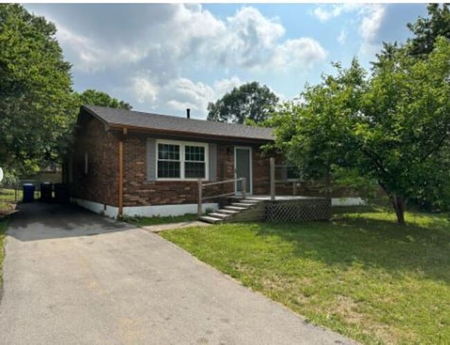 Building Photo - 732 Faulkner Ave