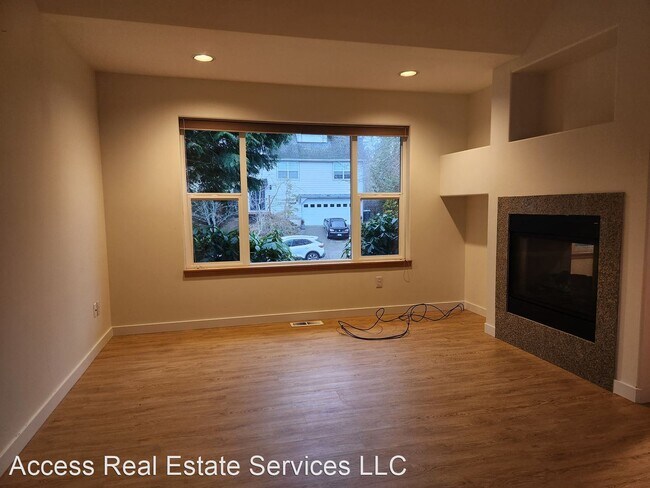 Building Photo - 4 br, 2.5 bath House - 3220 Carrington Way