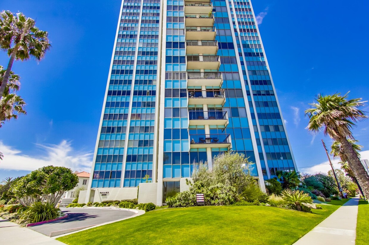 The Galaxy Tower - 2999 E Ocean Blvd