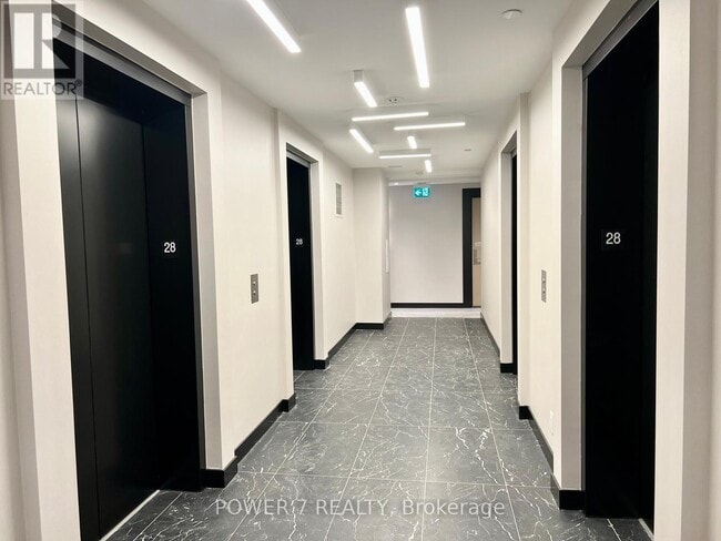 Photo du bâtiment - 395 Bloor St E