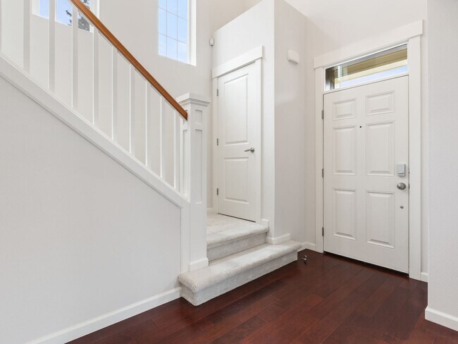 Building Photo - Spacious 4Bd Redmond Home