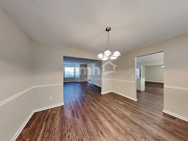 Foto del edificio - 4445 Tuckahoe Ct