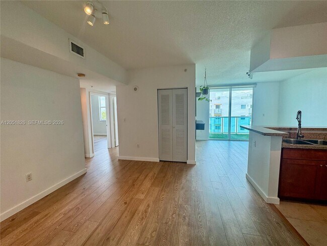 Foto del edificio - 1723 SW 2nd Ave