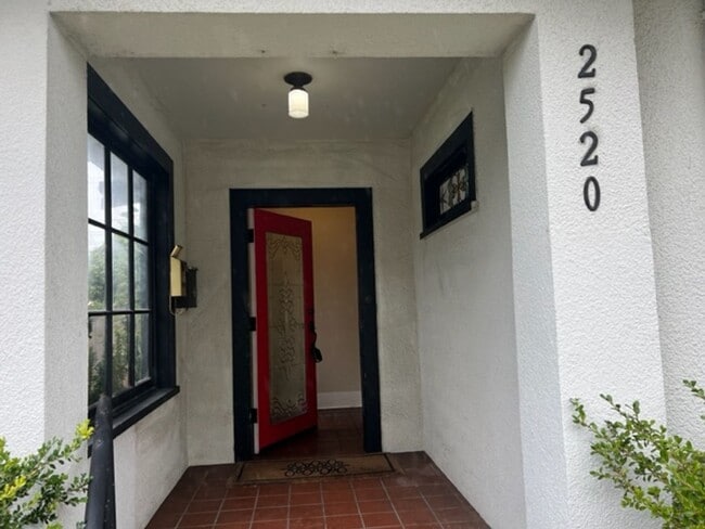 Foto del edificio - 2520 H St