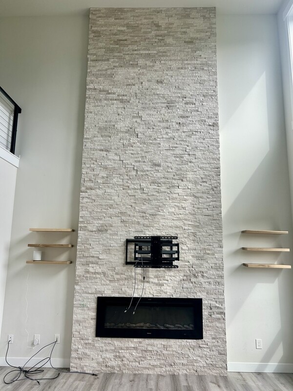 Foto del edificio - 2103 Riverstone Lp