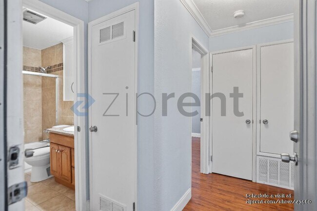 Foto del edificio - 2131 Northwood Cir