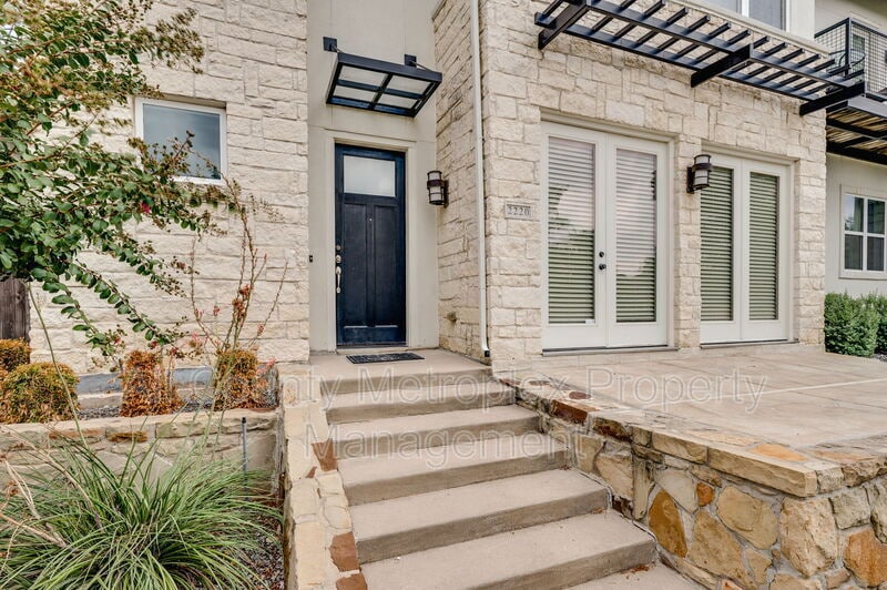2220 Hemingway Ln, Carrollton, TX 75010 Townhome Rentals in Carrollton TX
