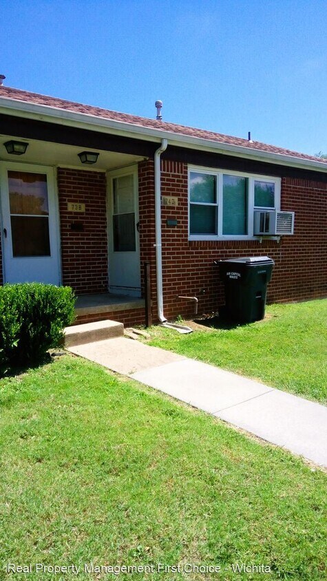 Primary Photo - 2 br, 1 bath House - 740 S Hunter