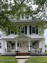 Building Photo - 1109 Lincoln Ct
