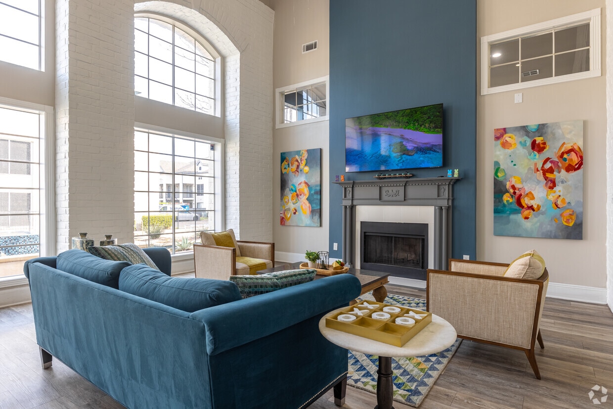 Primary Photo - Verlaine on the Parkway