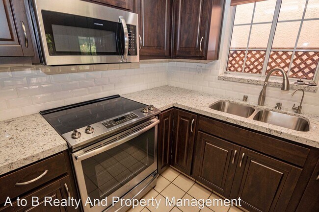 Building Photo - 3 br, 2 bath House - 2801 Cozumel Cir