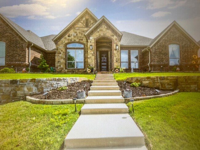 Foto del edificio - Eagle Mt-Saginaw ISD Beautiful Custom Home...