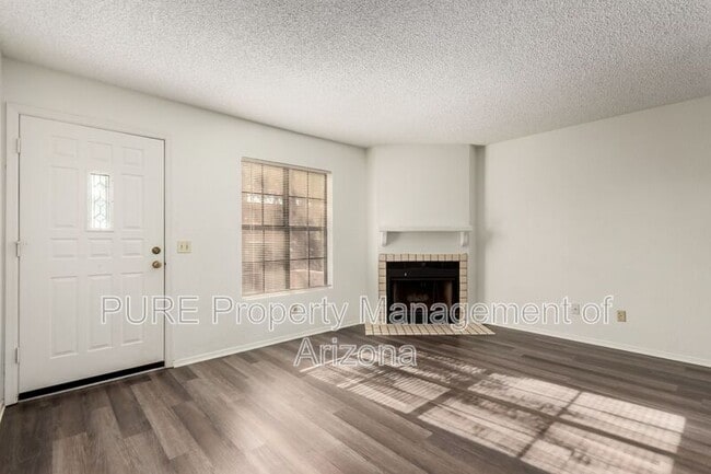 Building Photo - 4901 E Kelton Ln