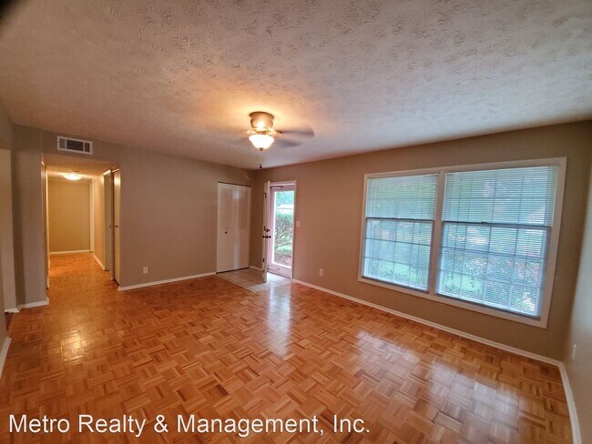Building Photo - 3 br, 1.5 bath House - 9808 Tucson Ct