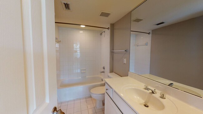 Interior Photo - THIRTY377