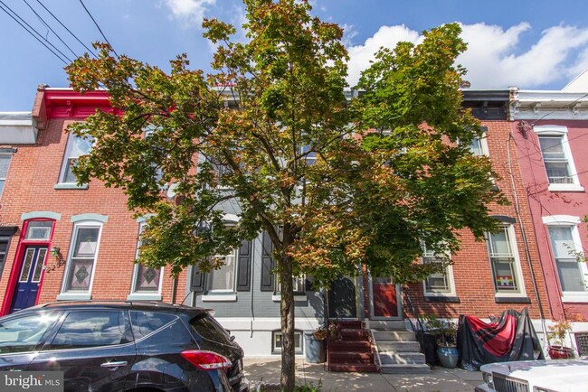 Building Photo - 2207 Catharine St