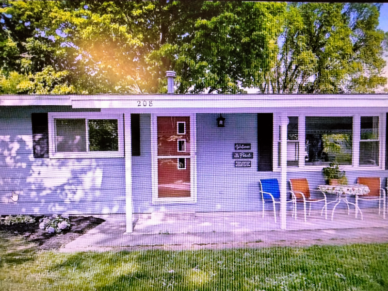 Primary Photo - 208 8th St