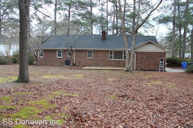 Building Photo - 4 br, 2 bath House - 5817 Dobson Dr