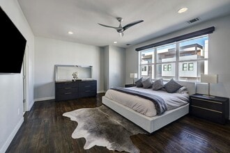 Building Photo - 1401 Fairview St