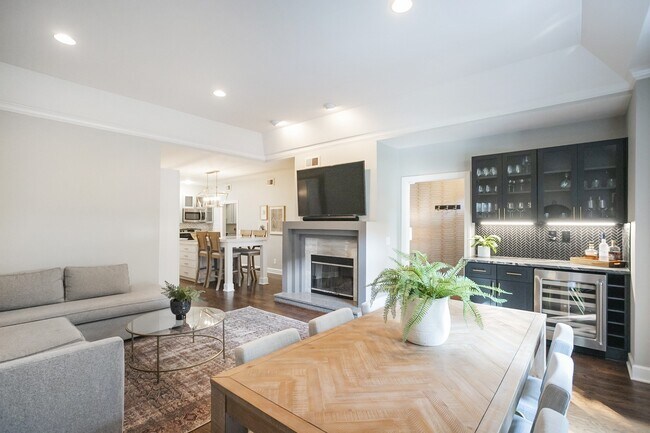 Foto del edificio - 210 Westchase Dr