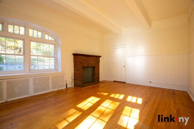 Foto del edificio - 149 Central Dr