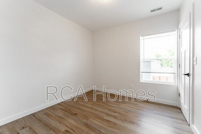 Foto del edificio - 849 N Rural St