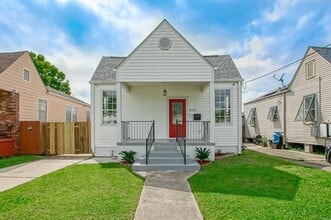 Building Photo - 4714 Annette St