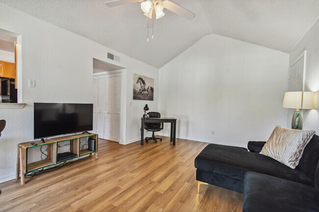 Building Photo - 11588 Westwood Blvd