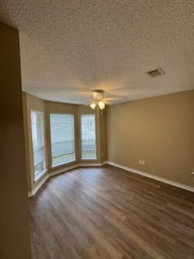 Building Photo - 10514 Bayou Cir