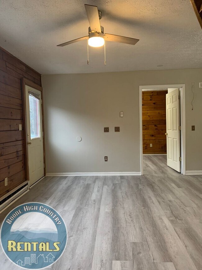 Foto del edificio - 182 Alpine Acres Rd