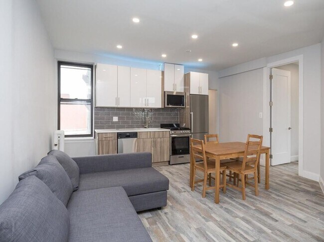 Foto del edificio - 2320 Hughes Ave