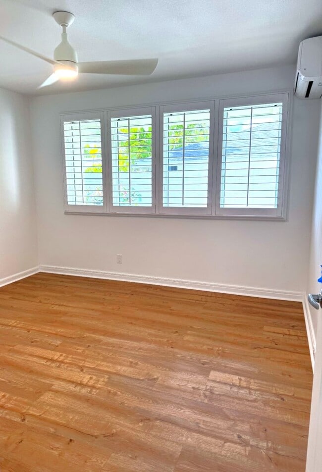 Building Photo - Dune Circle - Renovated three bedroom, two...