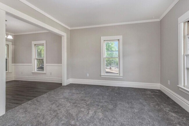 Building Photo - Three Bedroom One Bath Home Available!