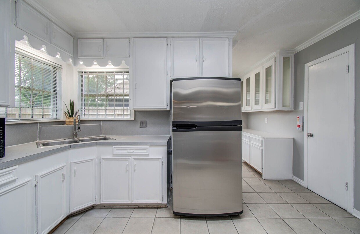 Foto del edificio - 3626 Songwood St