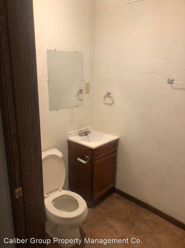 Foto del edificio - 4 br, 2 bath House - 930 W 3rd St