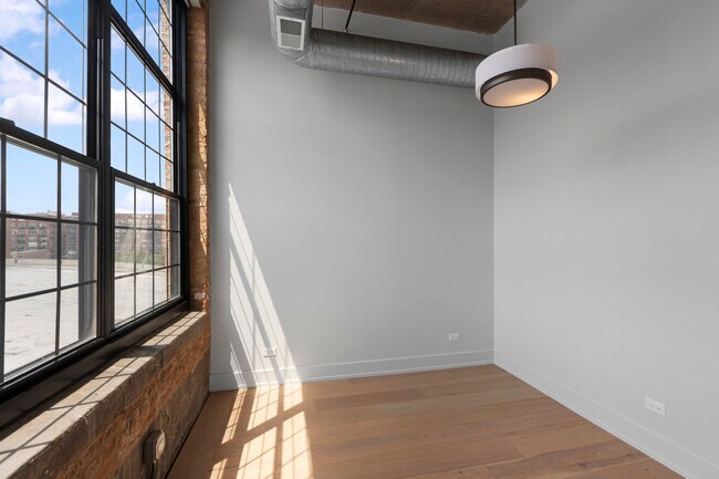 Foto del edificio - 17 N Loomis St