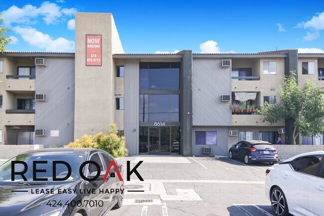 Foto del edificio - 8614 Woodley Ave